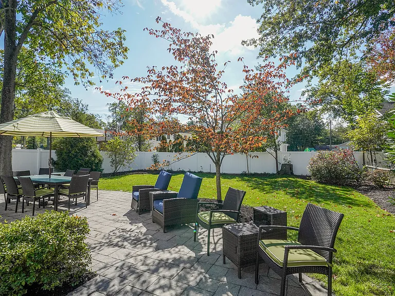 256 Woodland Ave — Photo 35