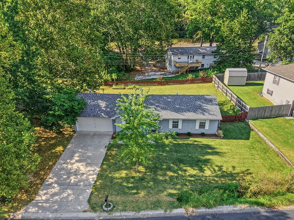 1st image of 901 W Prairieview Dr