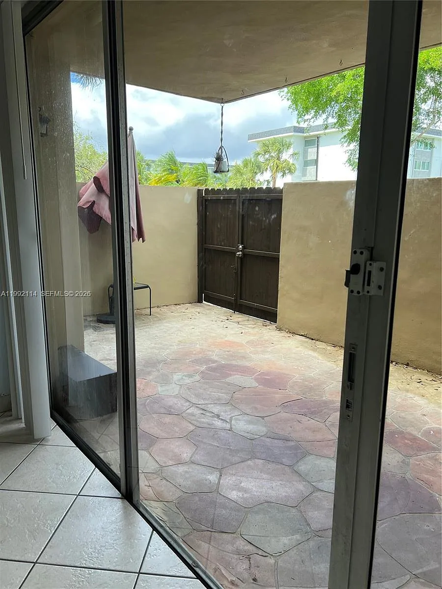 Building Photo - 10845 SW 112th Ave #107
