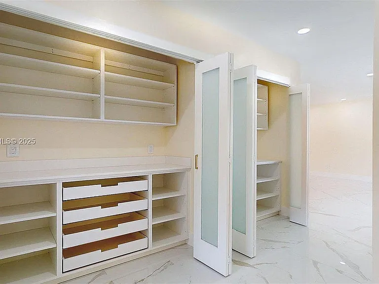 3801 SW 132nd Ave — Photo 7