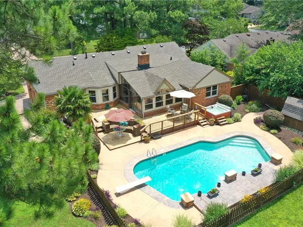909 Summerwind Rd, Virginia Beach, VA 23454