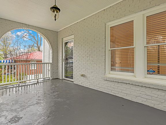 5th image of 2728 Harris St