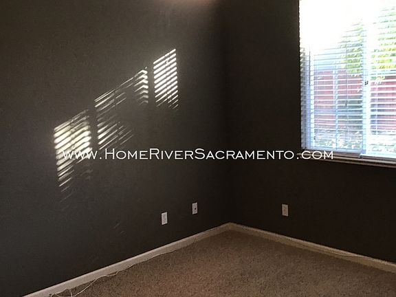 3rd image of 1013 Brock Cir