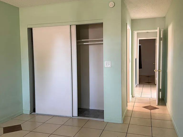 544 Navajo Dr — Photo 3