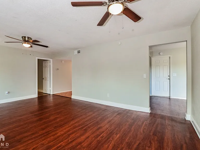 209 Banyan Ct — Photo 5