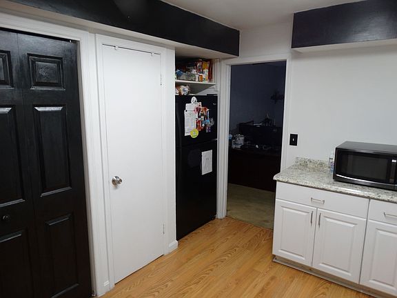 5th image of 8222 N Birch Dr