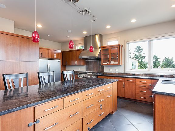 5th image of 6005 108th Ave NE
