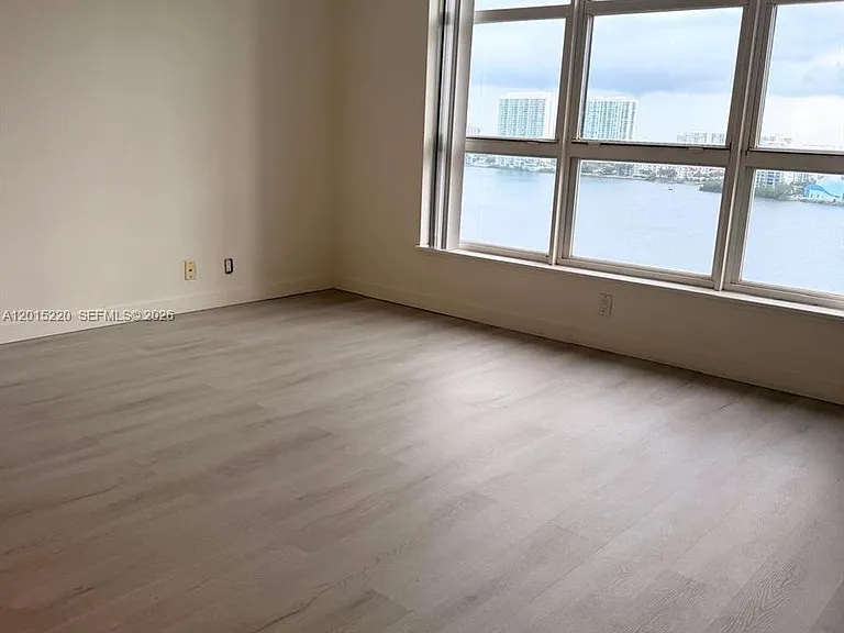 19101 NE 36th Ct #1801 — Photo 16