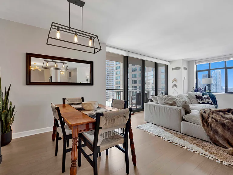 630 N State St #2208 — Photo 13