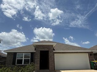 4742 Airmen Dr, Crestview, FL 32539