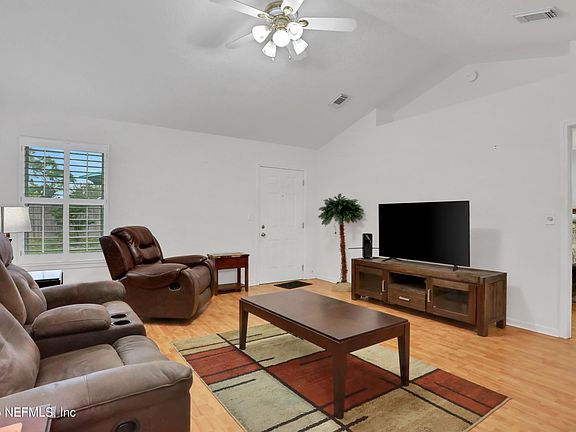5th image of 1921 WILLESDON Drive W