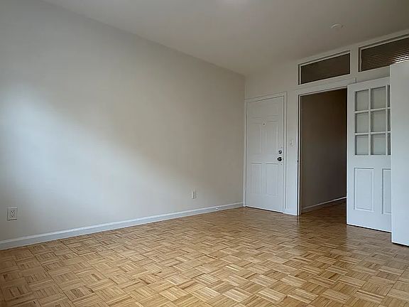 5th image of 616 Manhattan Ave APT 3R