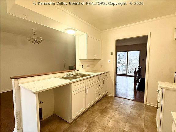 5th image of 184 Bull Hollow Rd