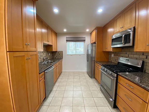 4th image of 519 Raymond Ave