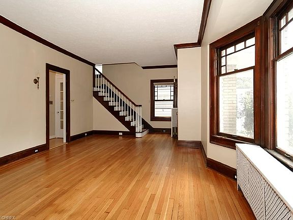4th image of 1226 Ramona Ave