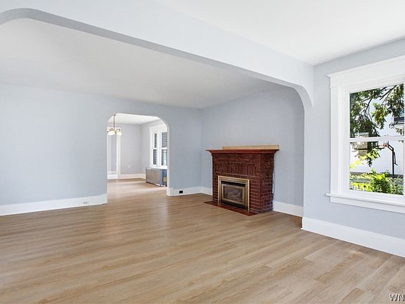 5th image of 44 Arlington Rd