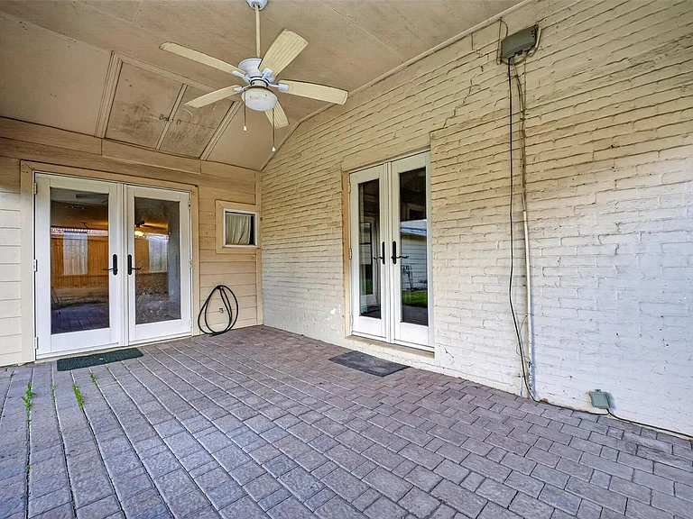 3731 Drake St — Photo 34