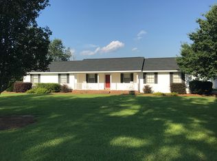 19 Rhett Butler Dr, Baxley, GA 31513