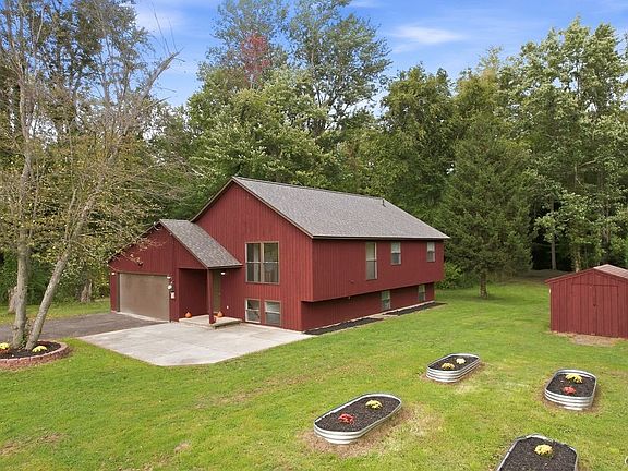 2nd image of 2061 Rabbit Ln