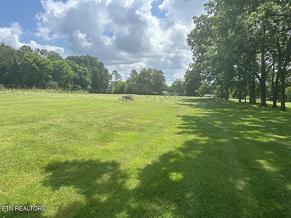 2nd image of 1035 Green Rd