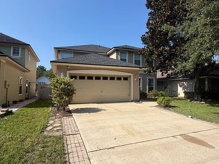 1075 Three Forks Ct — Photo 1