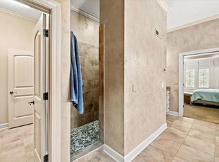 6500 Turnberry Ct, Parkville, MO 64152