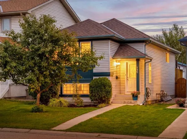 139 SW Country Hills Way NW, Calgary, AB T3K 4W3