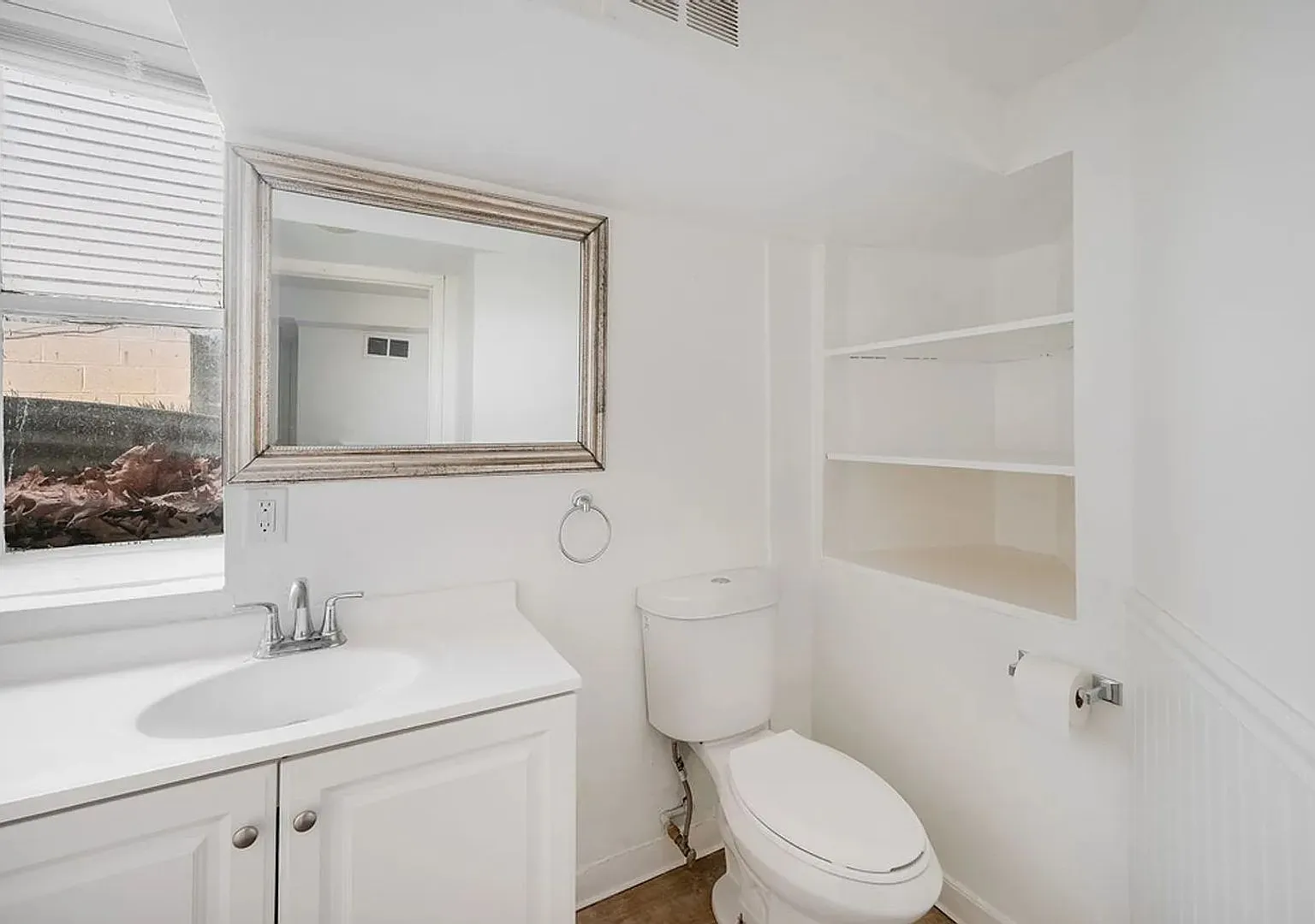 1506 Philo Road. Unit B — Photo 4