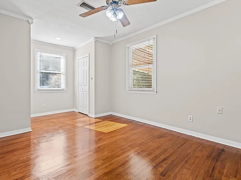 315 Azalea Cir W — Photo 7