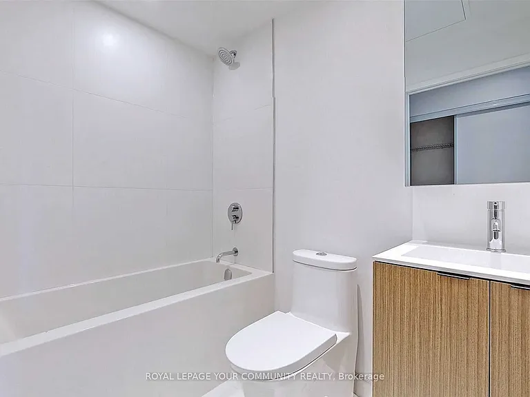 20 Edward St #718 — Photo 19