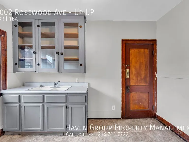 9002 Rosewood Ave #UP UP — Photo 10
