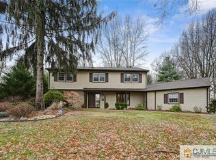 5 Raven Ct, East Brunswick, NJ