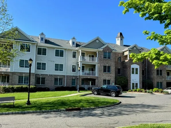 25 Zachary Way, Mount Arlington Boro, NJ 07856