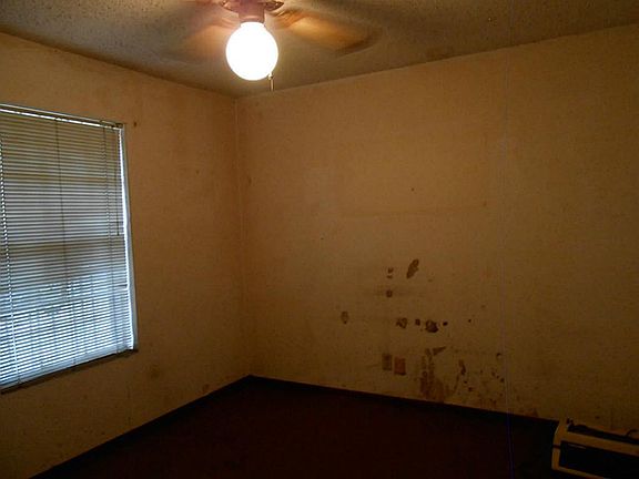 4th image of 1001 South Ln