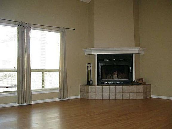 3rd image of 307 N Cuernavaca Dr APT B