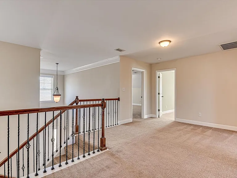 406 Saterlee Ct — Photo 36