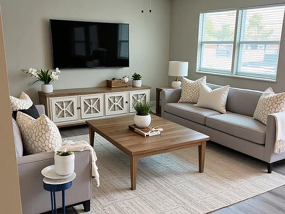 4th image of 5103 Sunset Boulevard