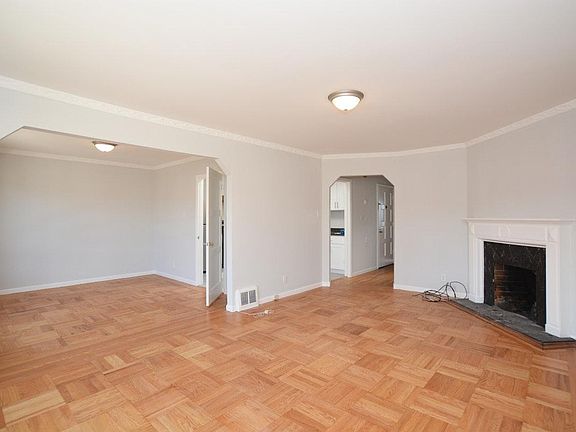 3rd image of 2251 40th Ave