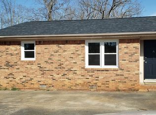 102 Ashland Ter, Boiling Springs, SC 29316