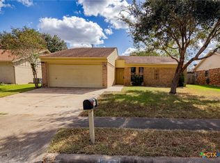 304 Georgia Ln, Victoria, TX 77901