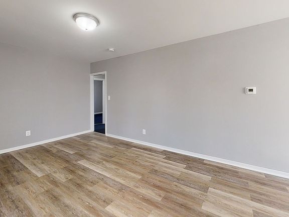 3rd image of 33 Mitchell Ave
