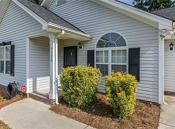 3rd image of 5729 Kemp Mundy Ln
