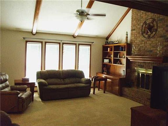 5th image of 1402 Caldwell Ln