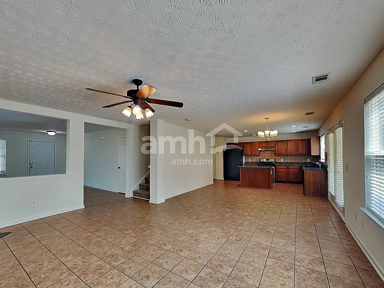 2641 Farmstead Ct — Photo 5