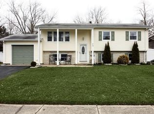 13 Ralph Pl, Jackson, NJ 08527