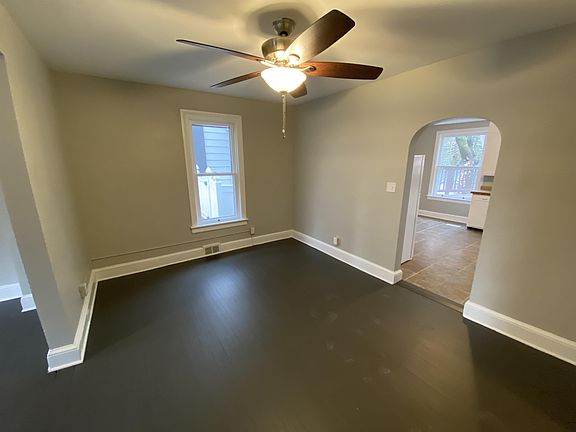 4th image of 44 Clayton Ave