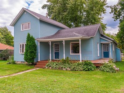 11 1st St SW, Dodge Center, MN, 55927