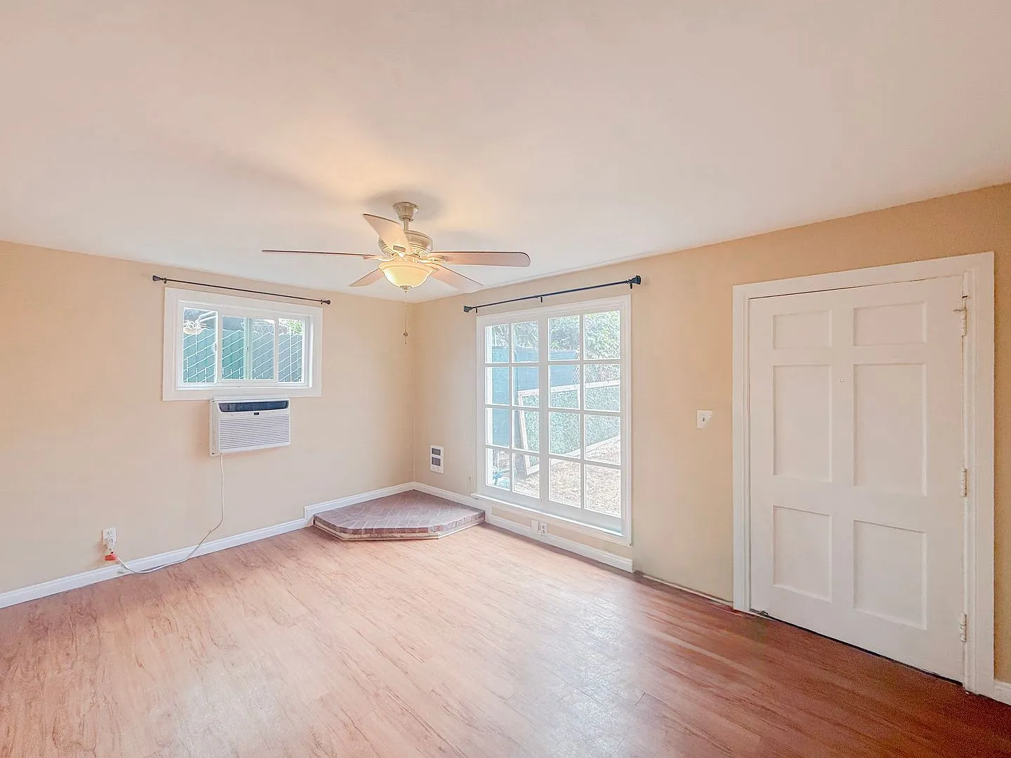 Charming Pet-Friendly Apartments in Central Chula Vista — Photo 2