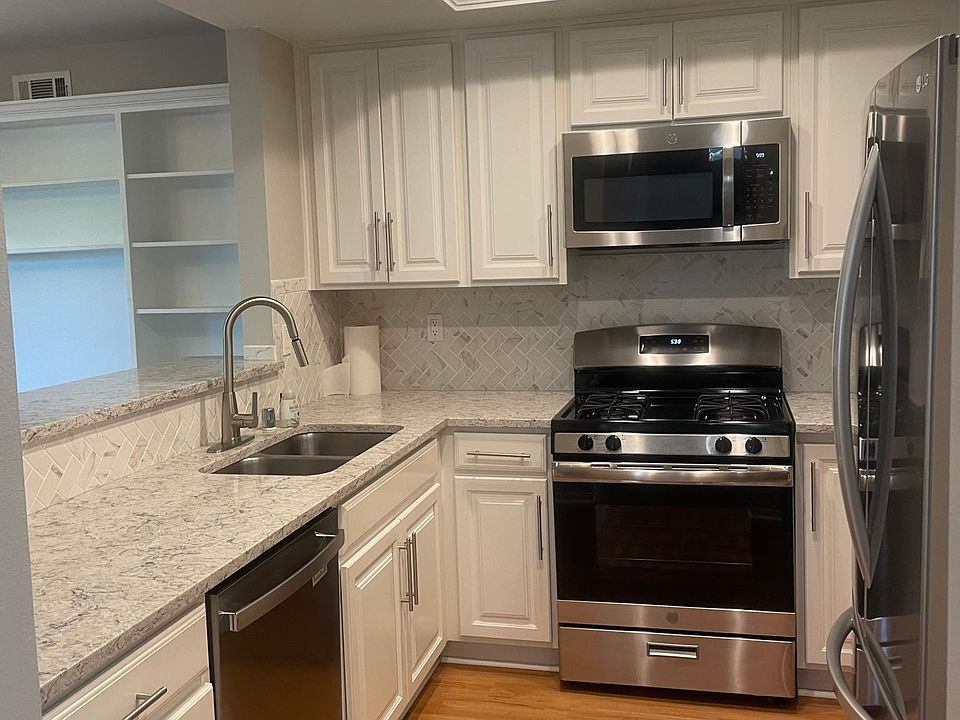1st image of 1321 Vista Del Lago
