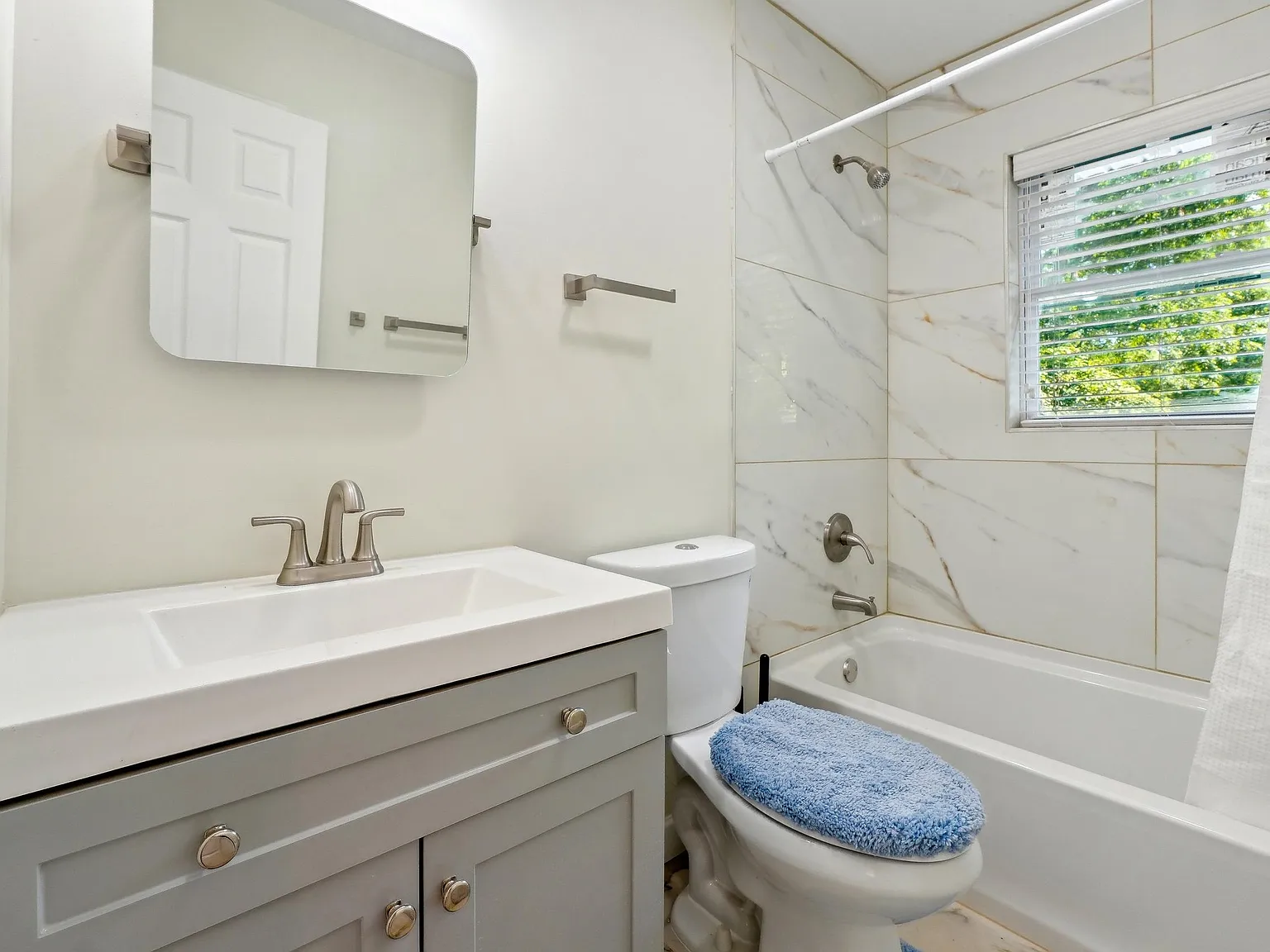 4 bed, 6.0 bath, 3000 sqft, $750 — Photo 4